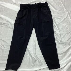 Athleta Black size 10 tie belt Pants